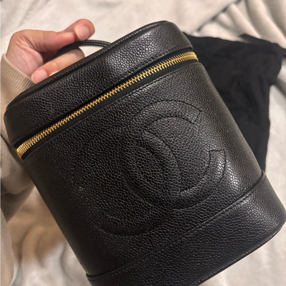 CHANEL Black Leather Cosmetic Case - Picture 8 of 10